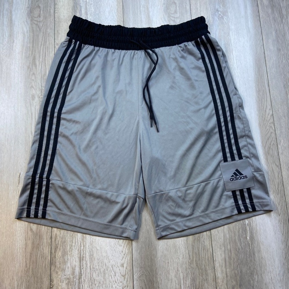 Adidas Basketball Shorts Mens Large Gray Black Club Athletic Gym Logo Striped